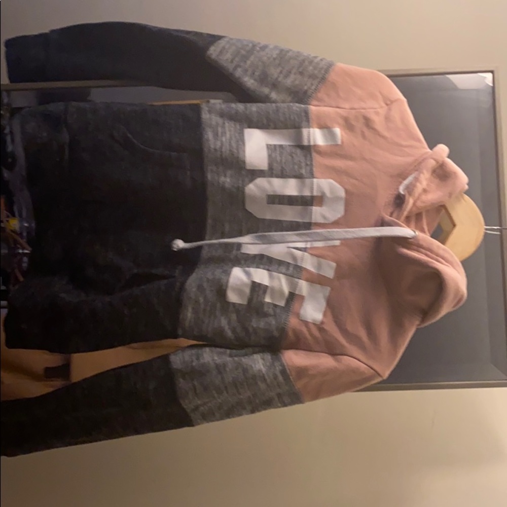 Pullover hoodie